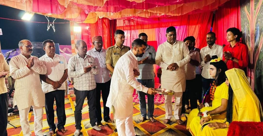 अमेठी: भाजपा जिलाध्यक्ष सुधान्शु शुक्ला ने किया भव्य रामलीला का उद्घाटन