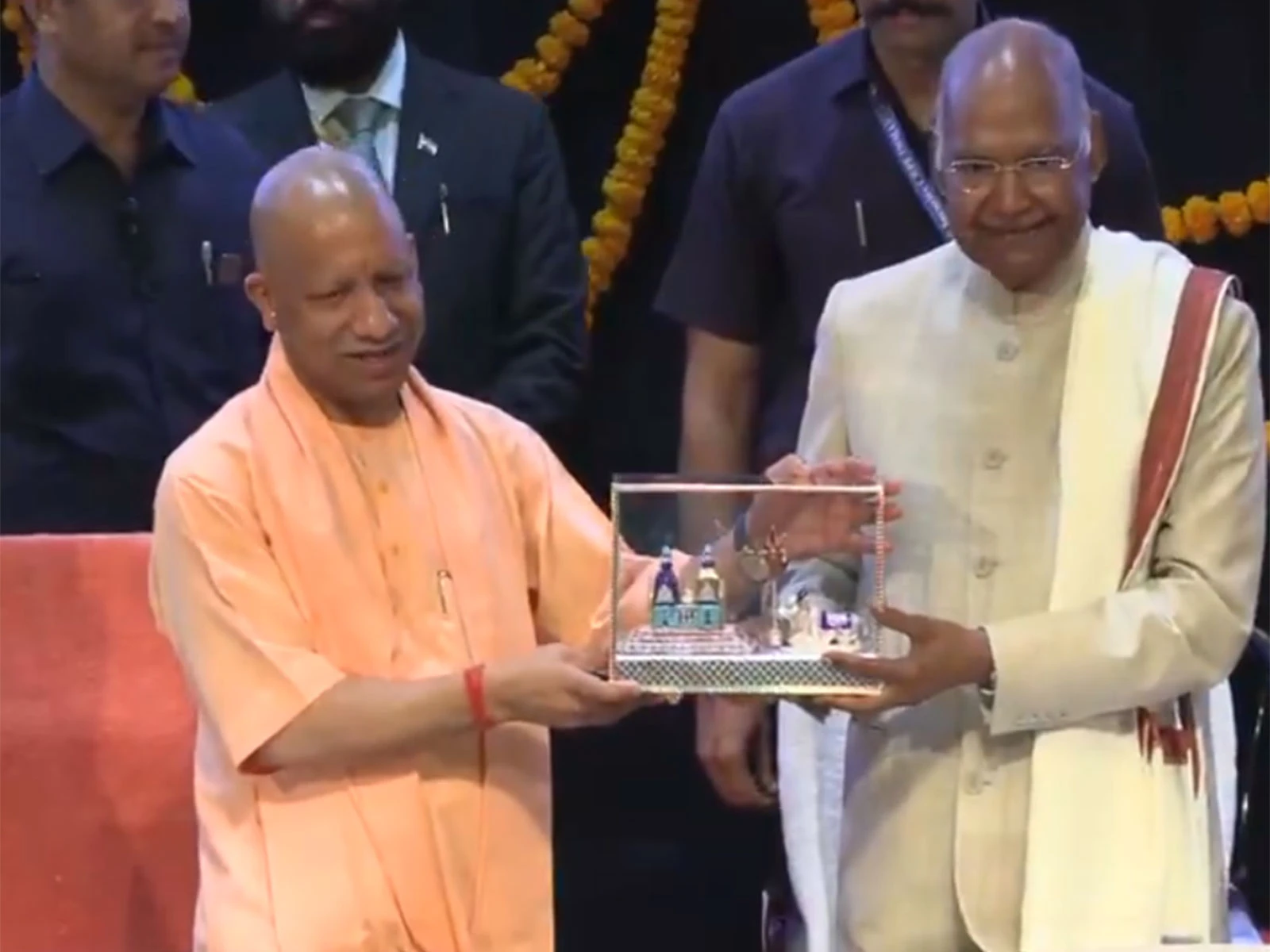 'गरीबों की आवाज बने राम नाथ कोविंद', लखनऊ में सीएम योगी ने पूर्व राष्ट्रपति का किया सम्मान