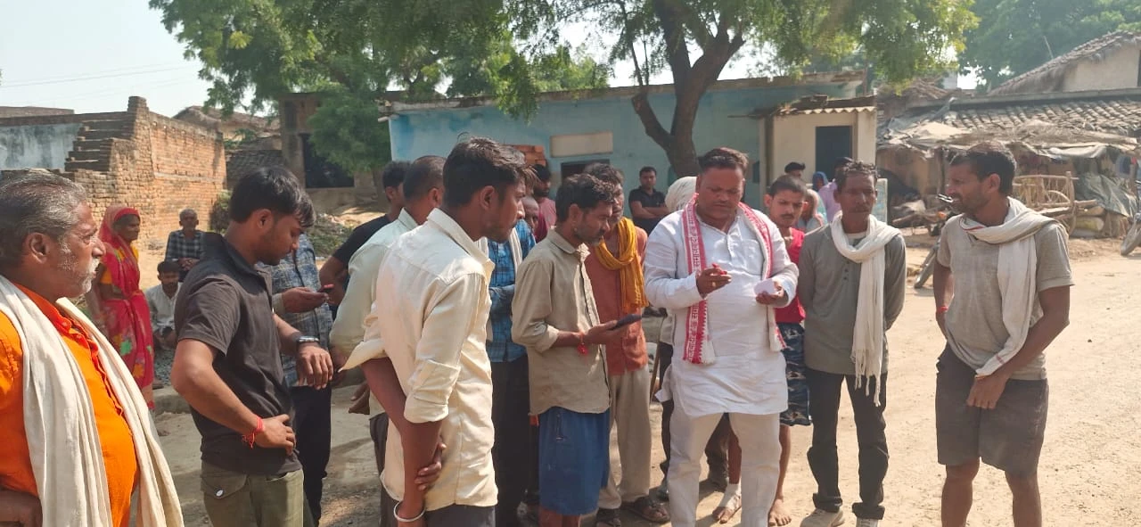 बांदा: घर की दीवार की मरम्मत कर रही महिला मलबे में दबी, मौत