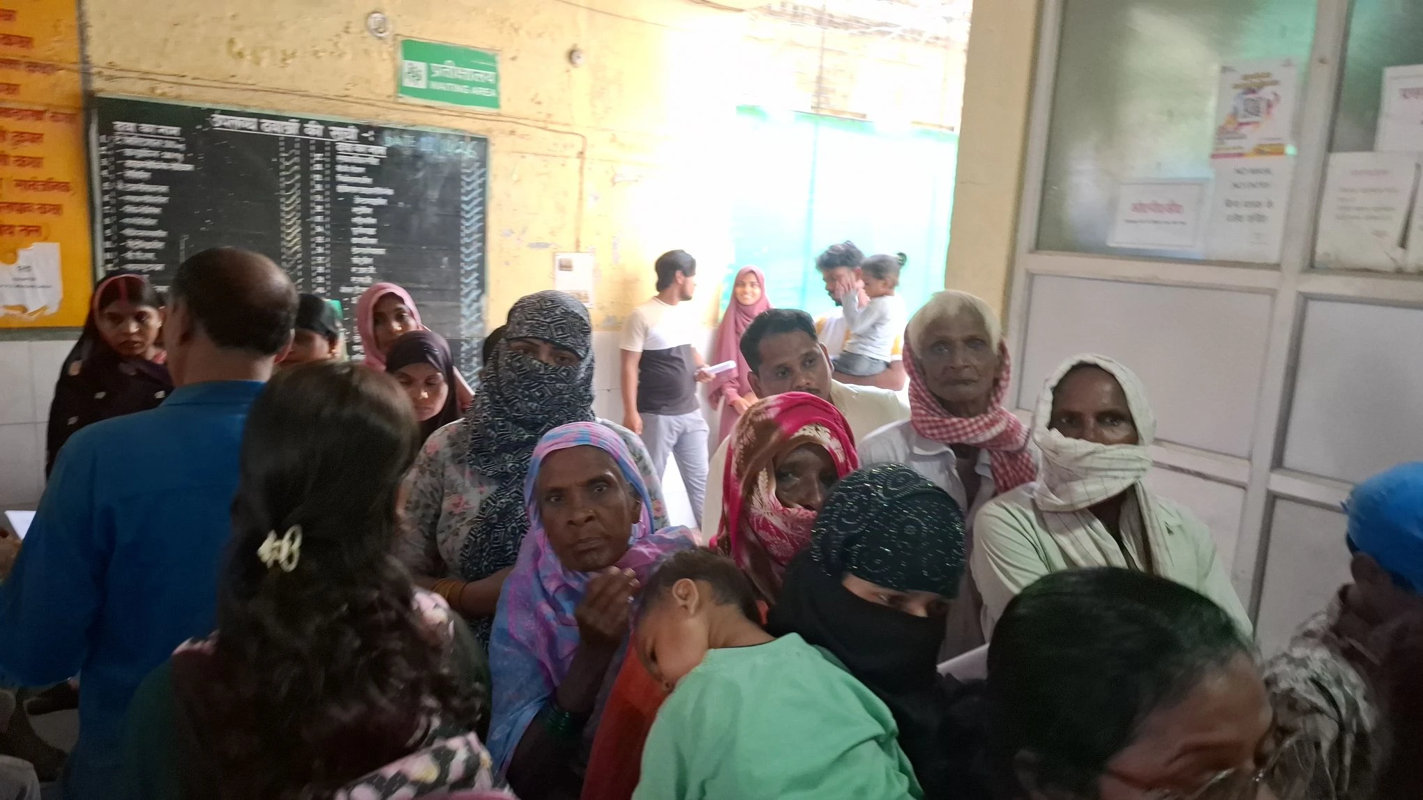 चंदौली के अस्पतालों में बढ़ा मौसमी बुखार का प्रकोप, डॉक्टरों ने जारी की हेल्थ एडवाइजरी