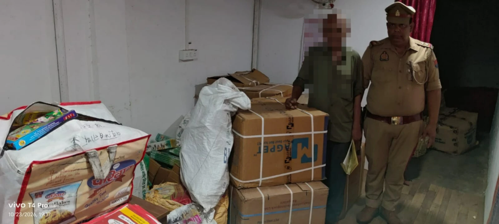 जौनपुर: पुलिस की बड़ी कार्रवाई, घर से 500 किलो अवैध पटाखे बरामद, एक गिरफ्तार