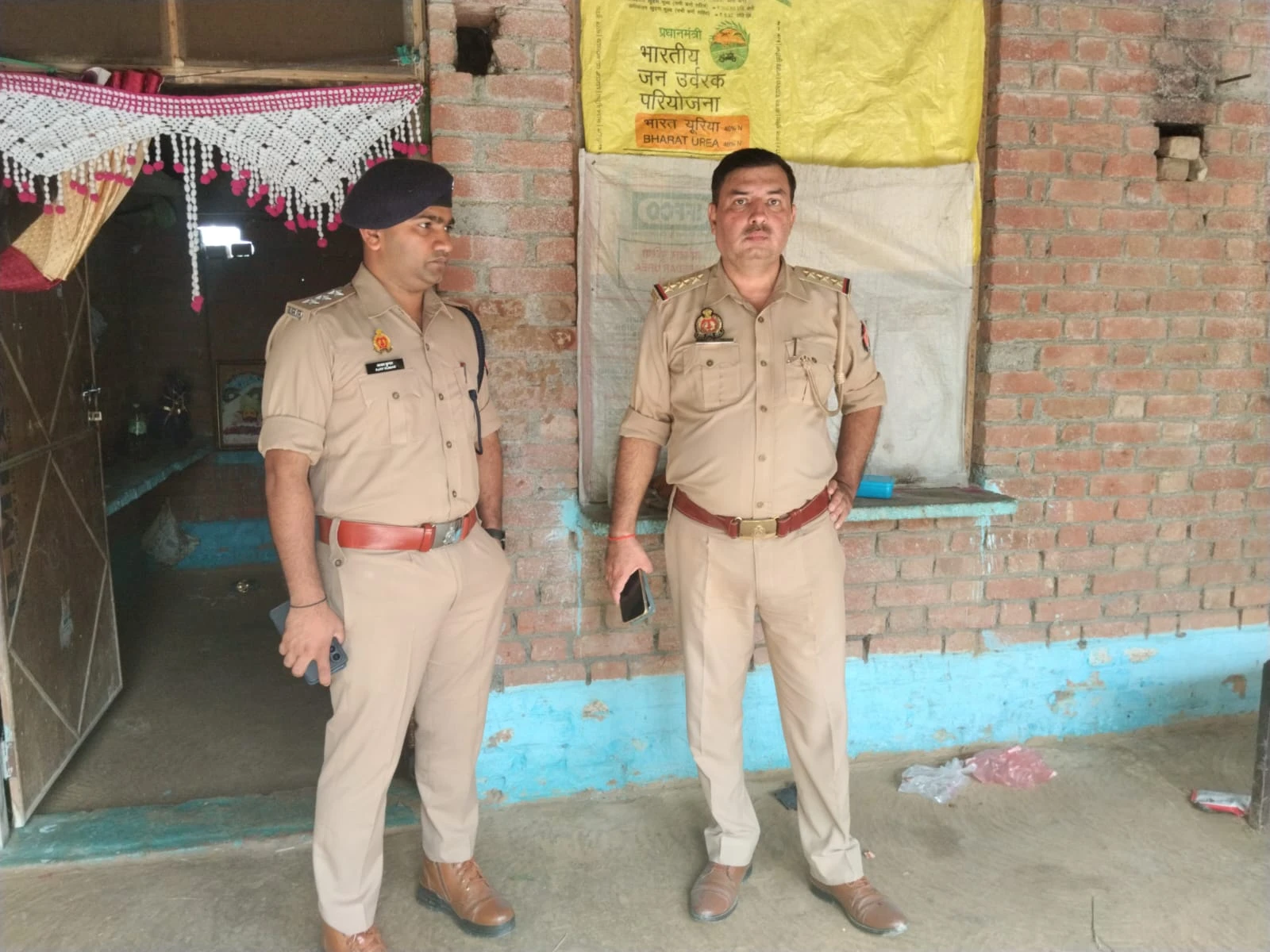 बरेली: पत्नी की हत्या कर जला रहे थे शव, पुलिस ने चिता से बरामद की बॉडी