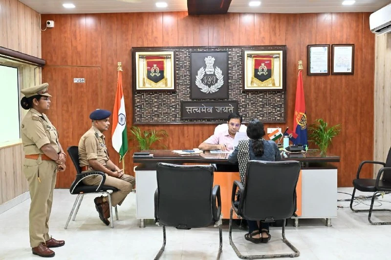 अयोध्या: एसएसपी ने कार्यालय में सुनीं जन समस्याएं, कई शिकायतों का मौके पर ही किया निपटारा
