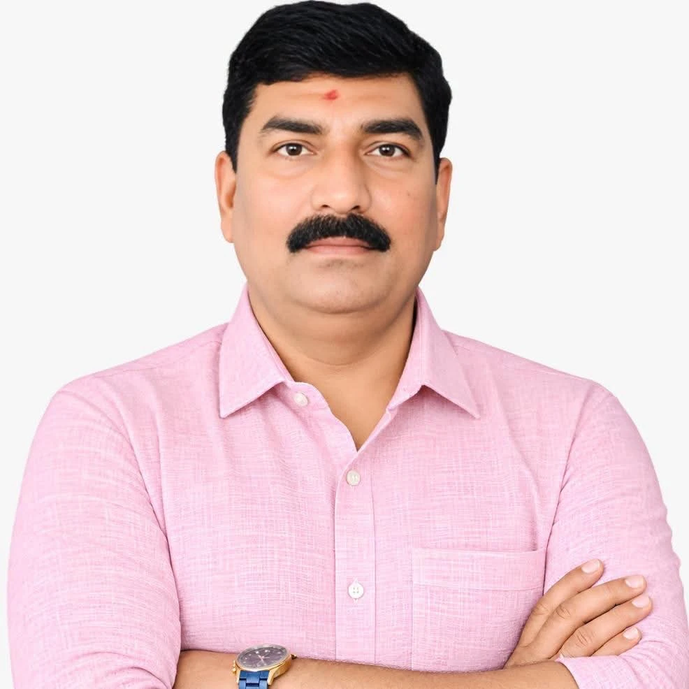 अमेठी विधानसभा चुनाव: कांग्रेस नेता धर्मेंद्र शुक्ला ने गांव-गांव जाकर तेज किया अभियान