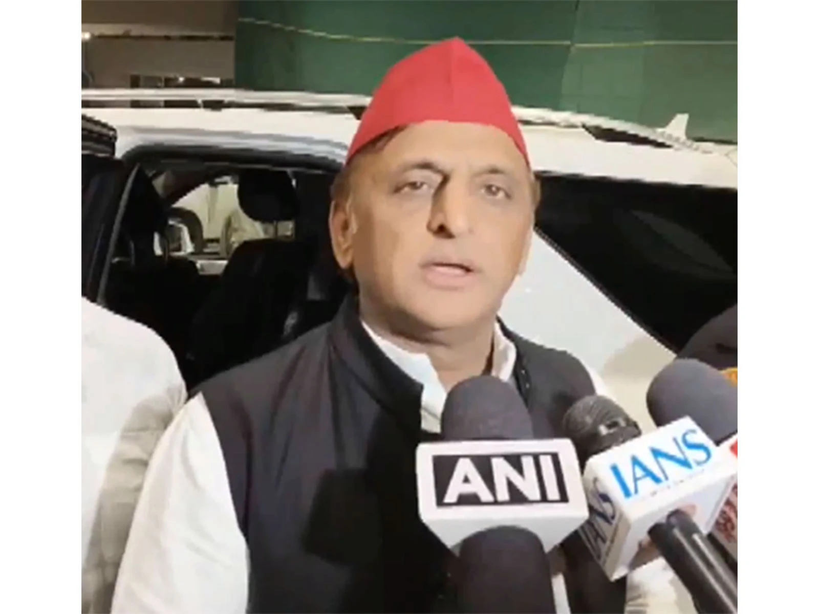 जेवर एयरपोर्ट का नाम बदलने पर अखिलेश यादव का तंज, कहा- अपनी कुर्सी जाने वाली है इसलिए नाम बदल रहे