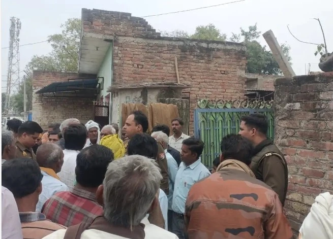 इटावा: अजनौरा गांव में व्यक्ति ने फांसी लगाकर की आत्महत्या, परिवार में मचा कोहराम