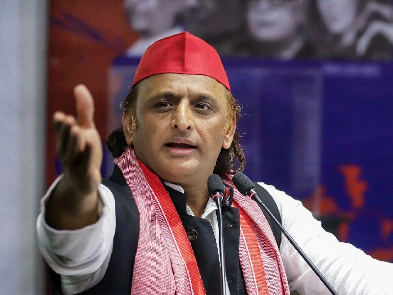 अखिलेश यादव ने भाजपा नेताओं का किया स्वागत, चुनाव में धांधली के 10 तरीकों पर बोला हमला