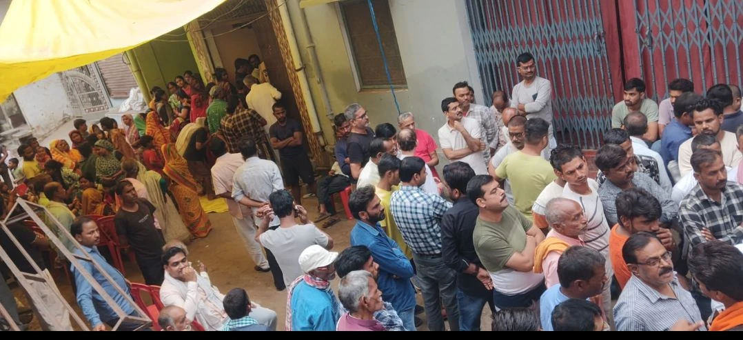 बहराइच: घर में फंदे से लटका मिला 32 वर्षीय महिला का शव, इलाके में सनसनी