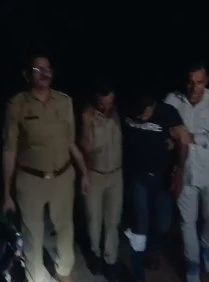 नोएडा: सेक्टर 63 में पुलिस मुठभेड़, पैर में गोली लगने से शातिर बदमाश गिरफ्तार
