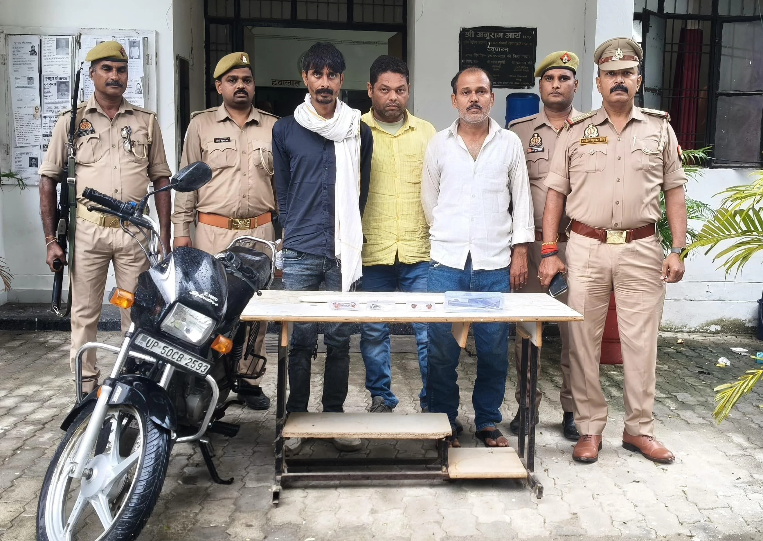 आजमगढ़: पुलिस ने अंतर-जिला गिरोह के 3 सदस्यों को दबोचा, 34 आपराधिक मामलों का हुआ खुलासा