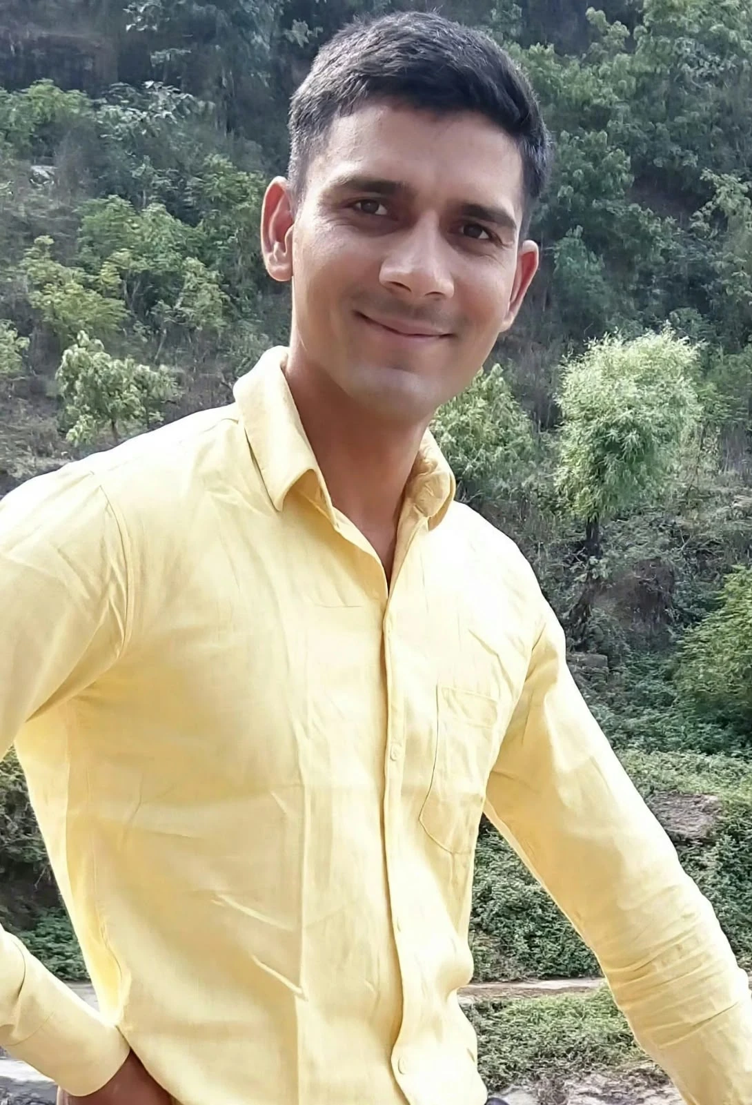 मथुरा: सड़क हादसे ने छीना सेना के जवान का साथ, ट्रैक्टर की टक्कर से हुई मौत