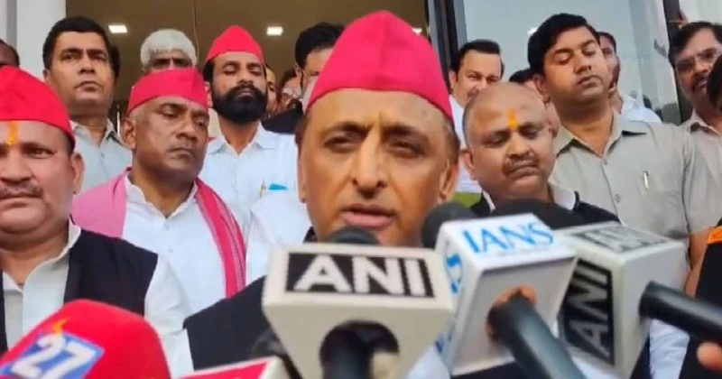 अखिलेश यादव का बड़ा आरोप: यूपी में शिक्षा अधिकारियों के जरिए चुनाव में धांधली कर रही भाजपा