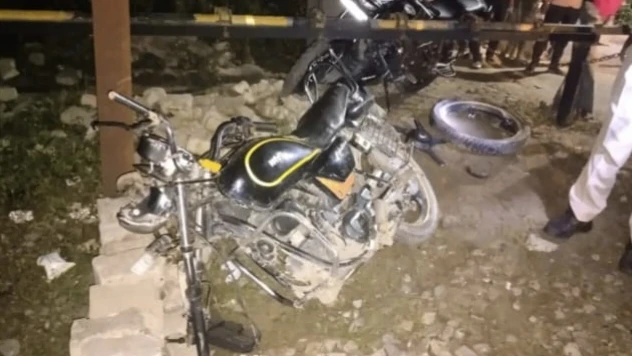 बरेली: बंद रेलवे फाटक पार करने की कोशिश बनी काल, ट्रेन की चपेट में आने से युवक की मौत