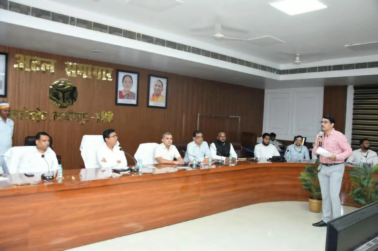 लखीमपुर खीरी: विधान परिषद चुनाव को लेकर माइक्रो-ऑब्जर्वरों की ट्रेनिंग शुरू, DM ने दिए सख्त निर्देश