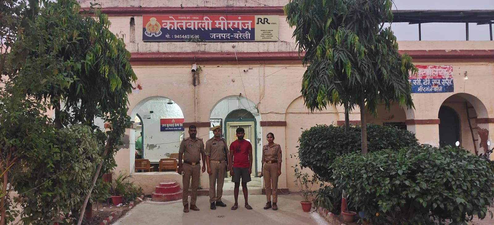 बरेली: महिलाओं पर अश्लील कमेंट करने वाला शख्स गिरफ्तार, एंटी रोमियो स्क्वॉड ने दबोचा