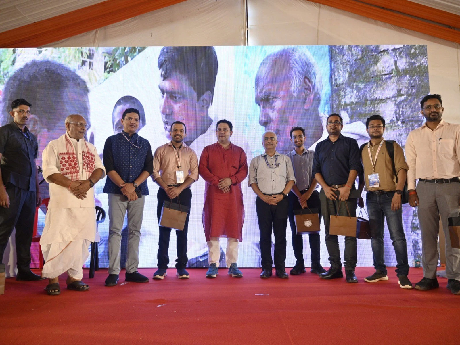 गाजीपुर में मेगा हेल्थ कैंप का कमाल: 35 हजार से ज्यादा मरीजों का इलाज, 346 सर्जरी फ्री