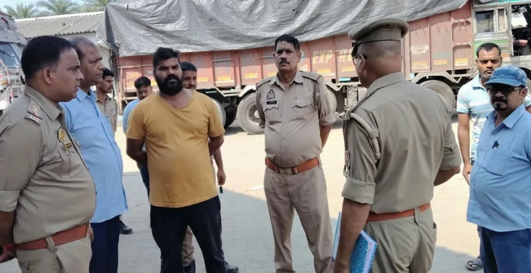 अमेठी: पोल्ट्री फीड फैक्ट्री में मशीन की चपेट में आने से मजदूर की मौत, एक गंभीर