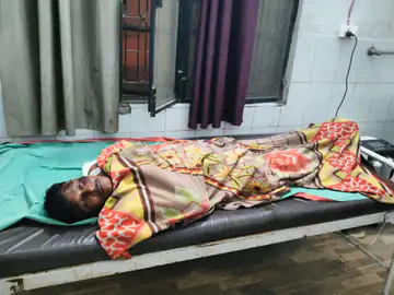 अंबेडकर नगर: सड़क पर अचानक आई नीलगाय, बाइक सवार दो लोग गंभीर रूप से घायल
