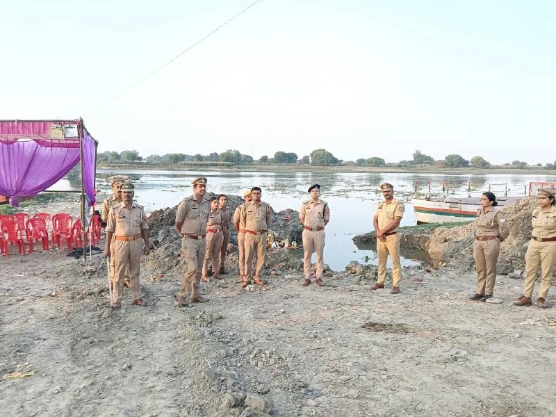आगरा: मूर्ति विसर्जन को लेकर पुलिस अलर्ट, ट्रैफिक रूट बदला और घाटों पर सुरक्षा सख्त