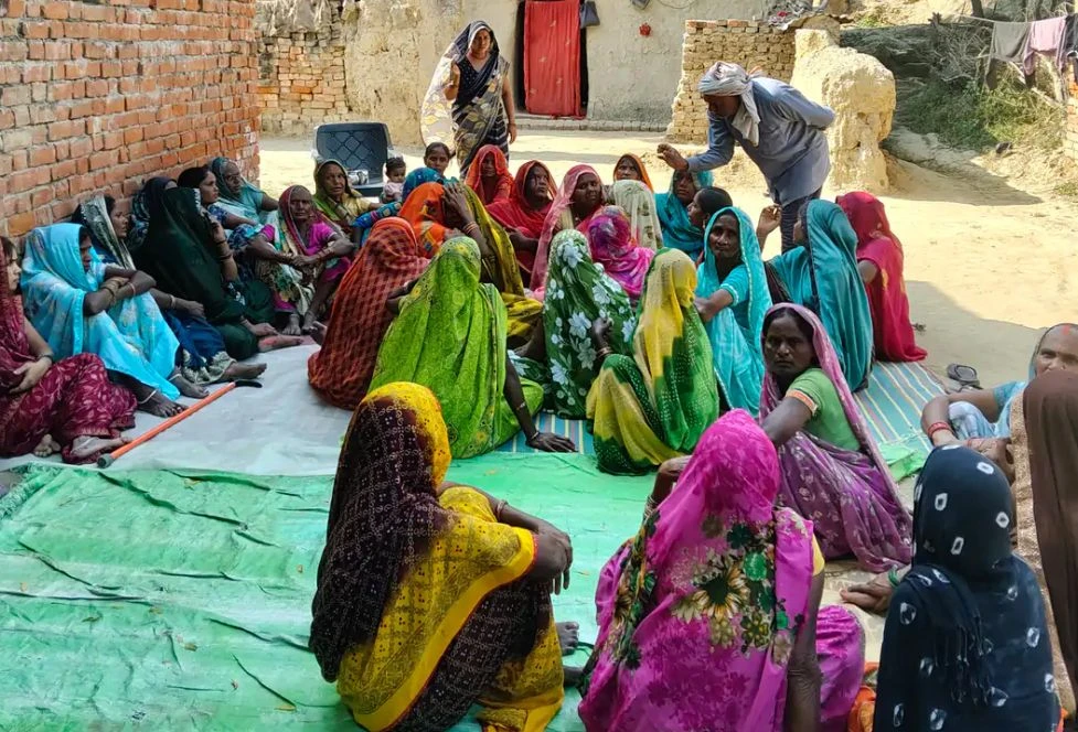 सुल्तानपुर सड़क हादसा: बाइक अनियंत्रित होकर गड्ढे में गिरी, अमेठी के तीन युवकों की मौत