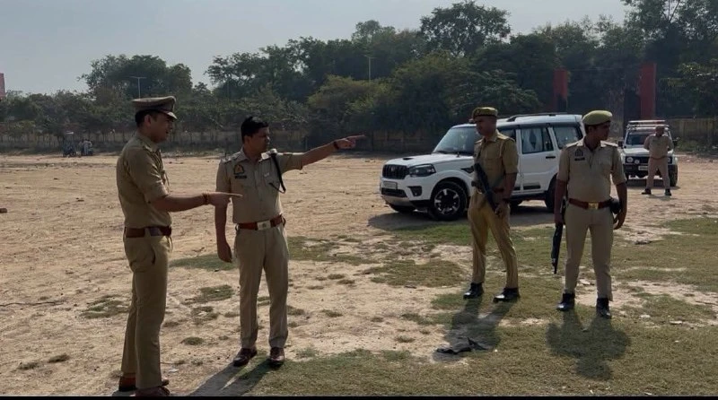 दिवाली से पहले एक्शन में आगरा पुलिस, डीसीपी ने जाचा ग्रीन पटाखों की बिक्री का इंतजाम