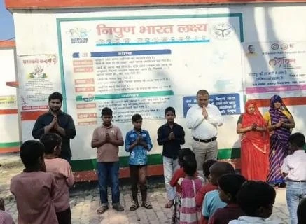 सीतापुर: स्कूलों में ताले लटके देख भड़के BSA, दो हेडमास्टर सस्पेंड और 19 कर्मियों की सैलरी फ्रीज