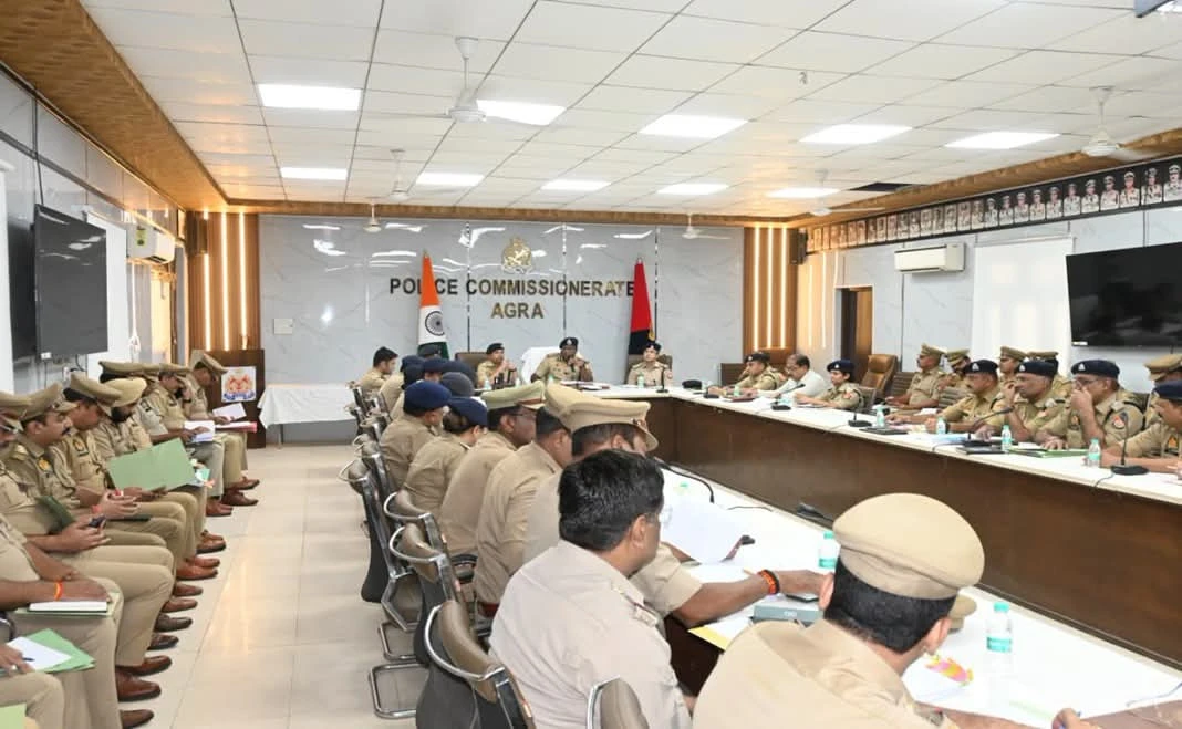 आगरा: त्योहारों से पहले पुलिस कमिश्नरेट की बड़ी बैठक, क्राइम कंट्रोल पर जोर