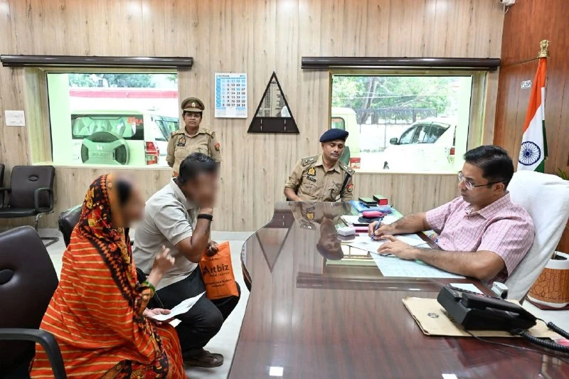 अयोध्या: एसएसपी कार्यालय में उमड़ी भीड़, डॉ. गौरव ग्रोवर ने सुनीं जन समस्याएं