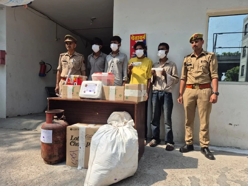 नोएडा: सेक्टर-24 पुलिस ने दबोचा चोरी का गिरोह, 4 युवक गिरफ्तार