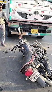 जौनपुर: तेज रफ्तार ट्रेलर ने बाइक सवार को रौंदा, जलेबी बनाने वाले की दर्दनाक मौत