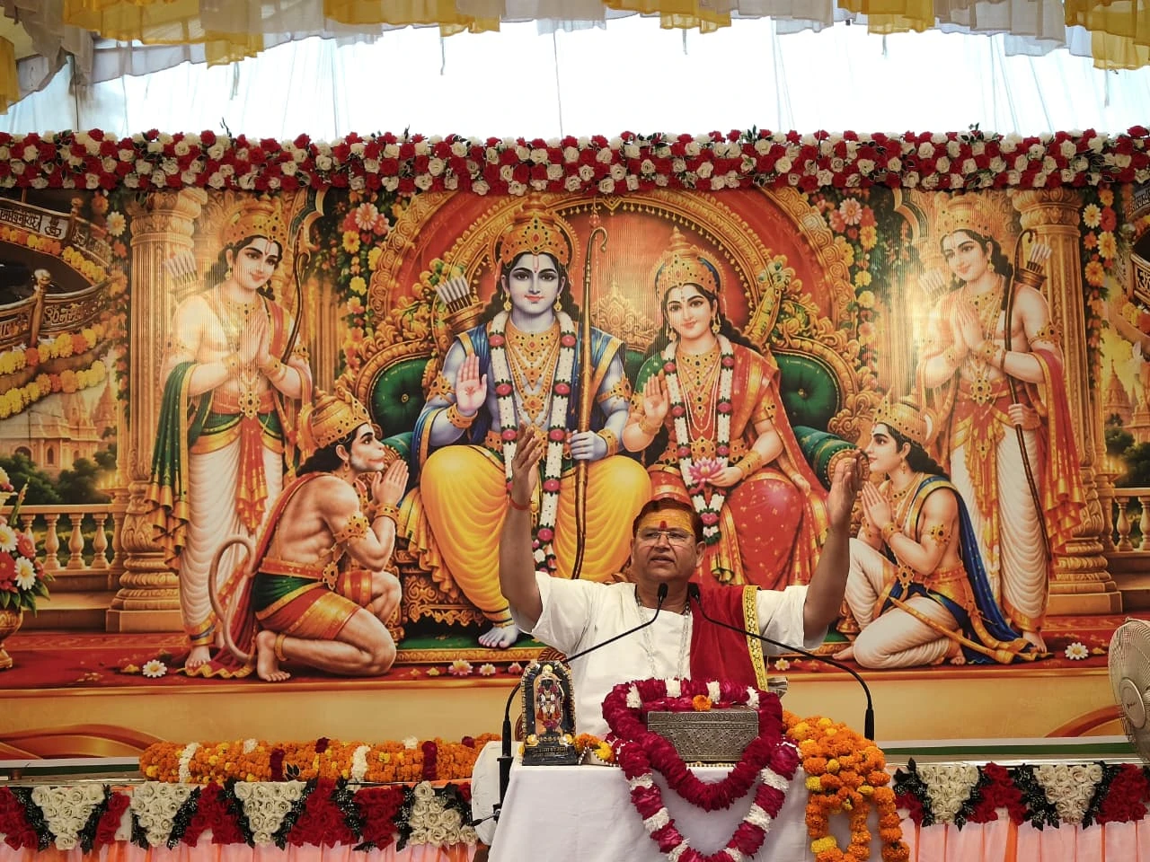 बाराबंकी: श्रीराम कथा में अतुल कृष्ण भारद्वाज ने शिव-सती के प्रसंग से सिखाया सुखी वैवाहिक जीवन का मंत्र