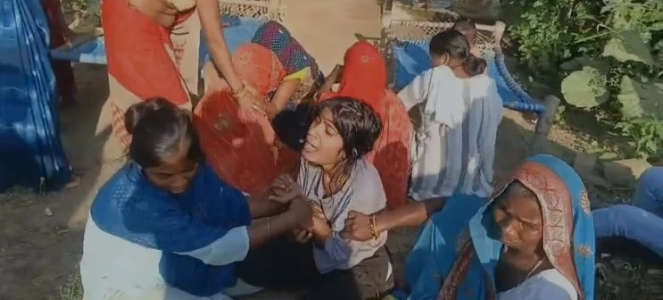 रायबरेली: घर के बाहर बर्तन धो रही बुजुर्ग महिला को ट्रक ने कुचला, मौके पर ही मौत