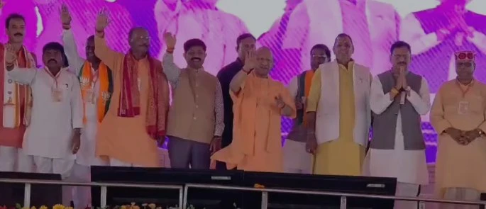 मिर्जापुर: सीएम योगी ने सपा-कांग्रेस को घेरा, कहा- 'एक जिला एक माफिया' का दौर खत्म